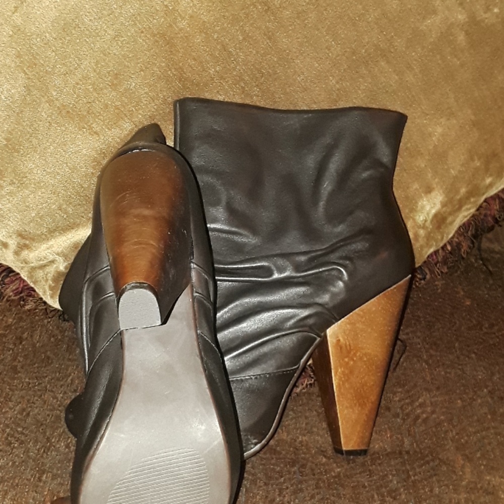 Boots - Picture 2 of 4